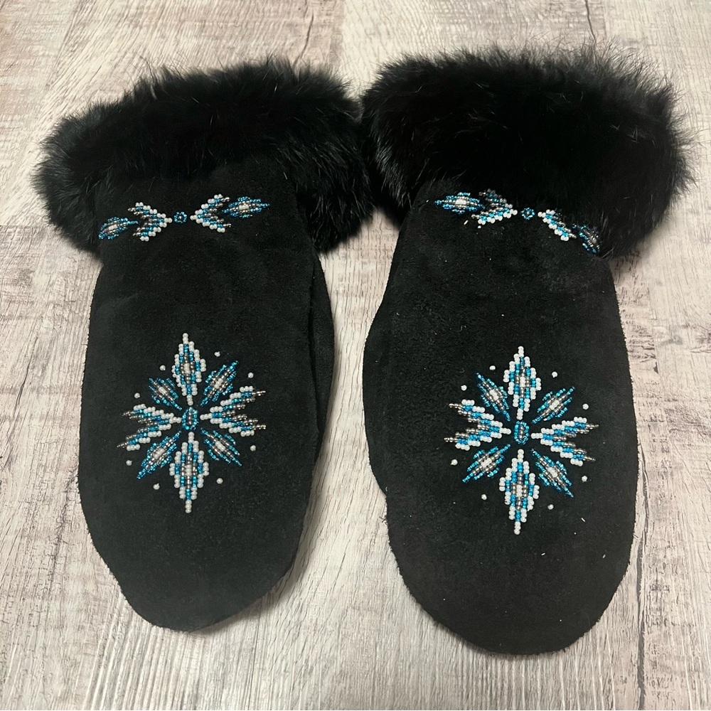 BRAND NEW! Ladies Beaded Mittens!